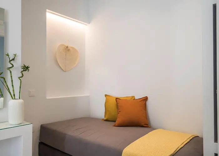 Riviere Paros Науса