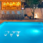 Riviere Paros فندق *
