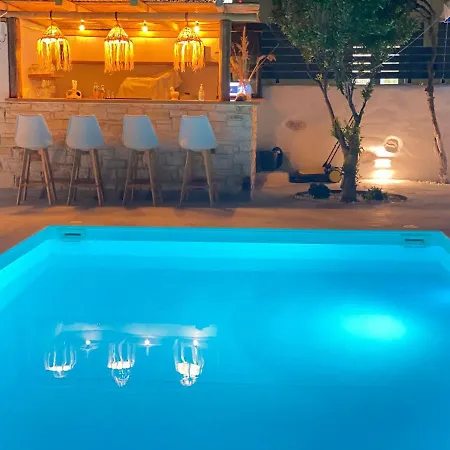 Riviere Paros 酒店 *
