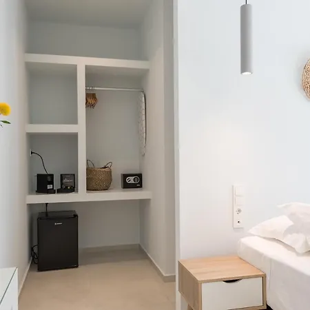 Riviere Paros נאוסה