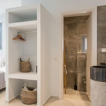 Riviere Paros מלון נאוסה