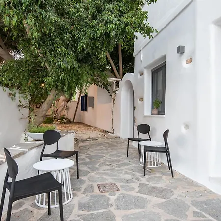 Riviere Paros מלון נאוסה