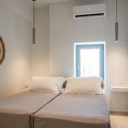 Riviere Paros מלון